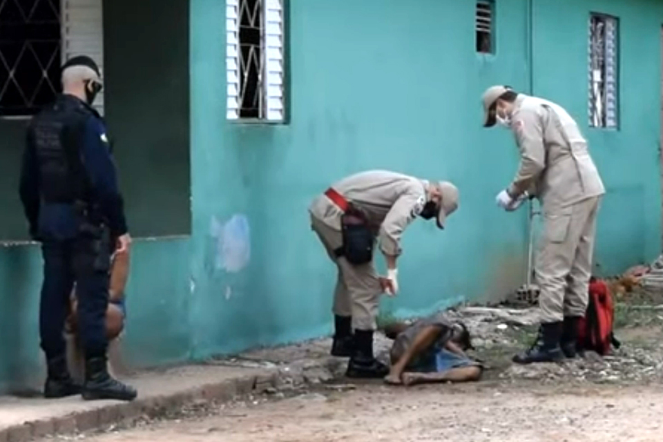 Mulher é presa pela PM após agredir homem em Rolim de Moura