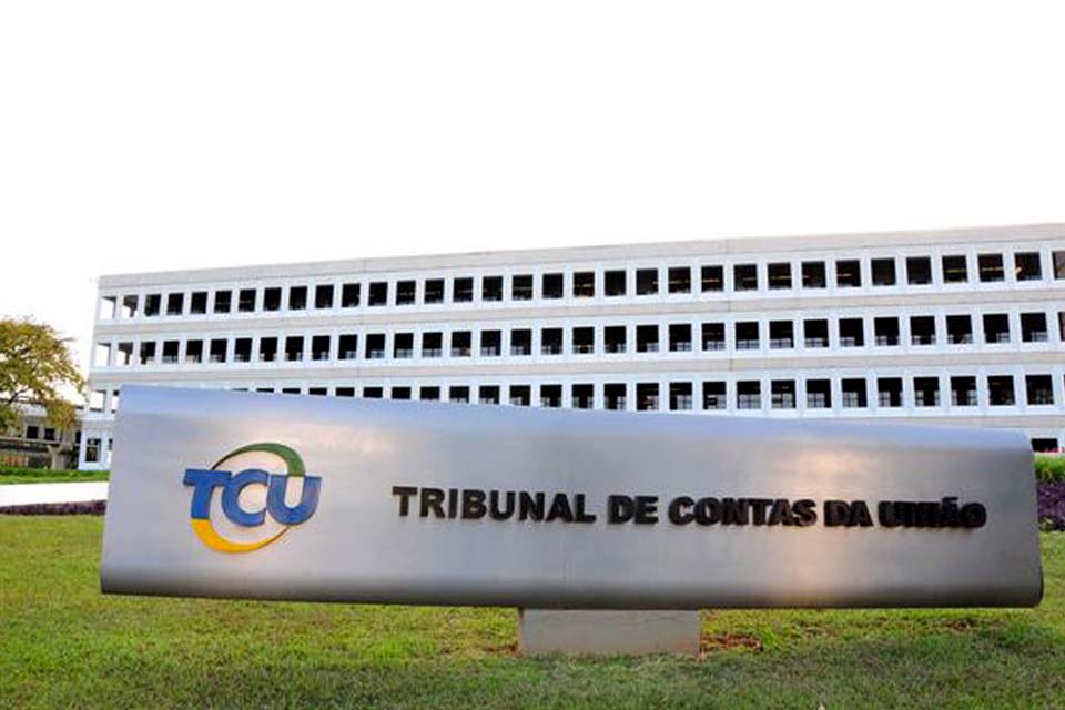 Ministro do TCU suspende compra de kits de robótica pelo FNDE