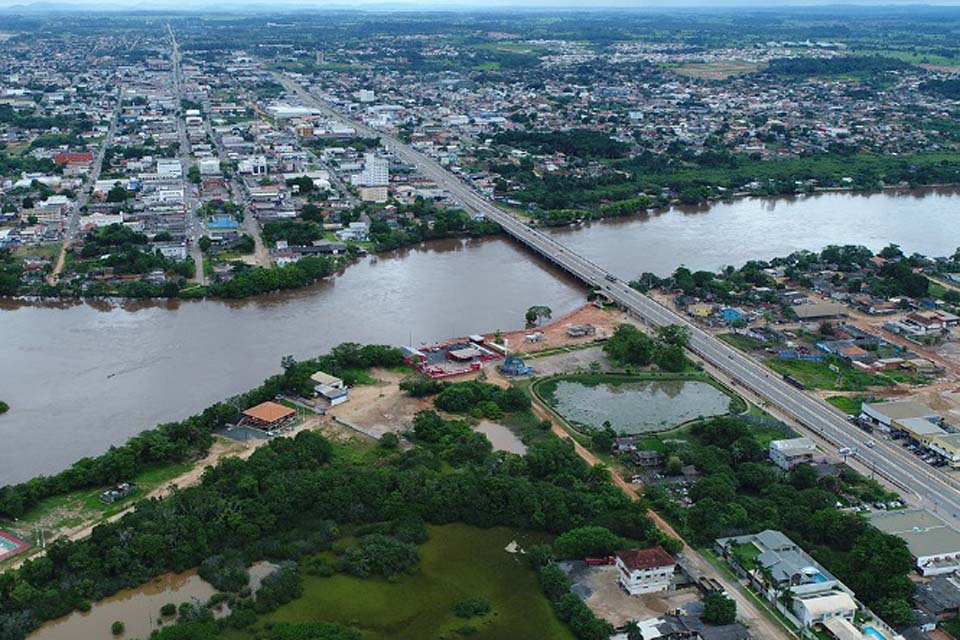 Nível do Rio Machado diminui, mas alerta permanece. marca atingiu 10,45 metros, conforme Defesa Civil