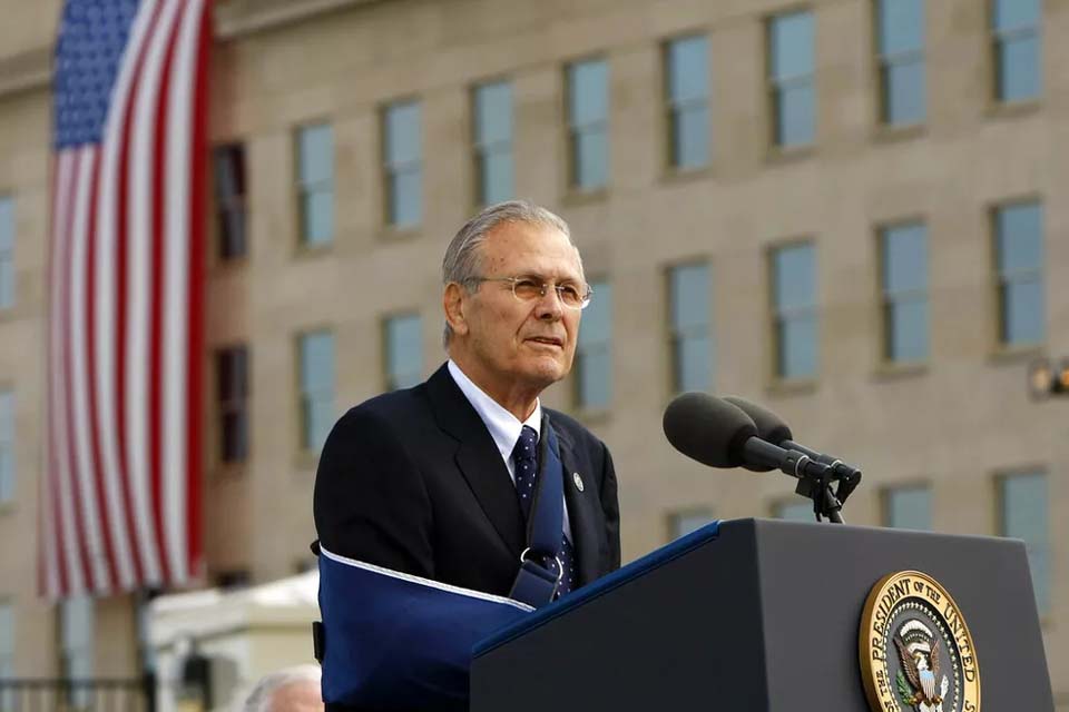 Morre aos 88 anos Donald Rumsfeld, ex-secretário de Defesa dos EUA