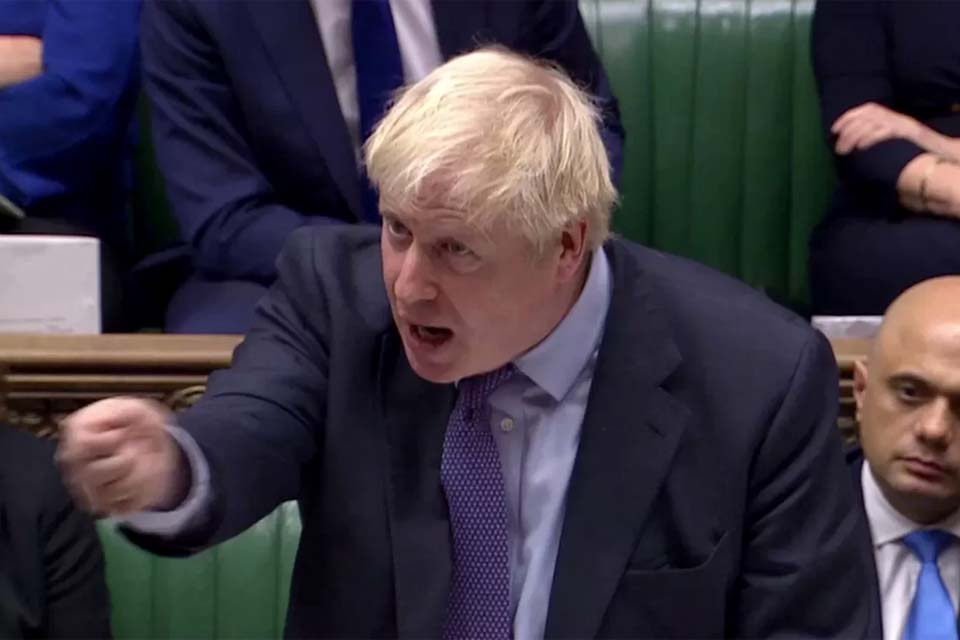 Primeiro-ministro britânico ameaça suspender texto do Brexit e convocar eleição geral antes do Natal