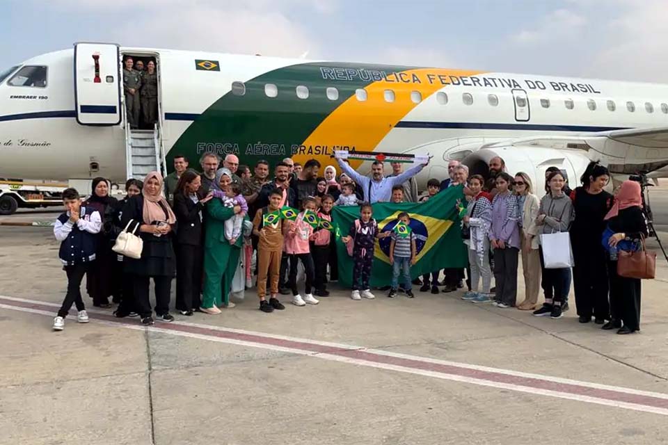 Operação Voltando em Paz: Brasileiros repatriados de Gaza já estão a caminho do Brasil 