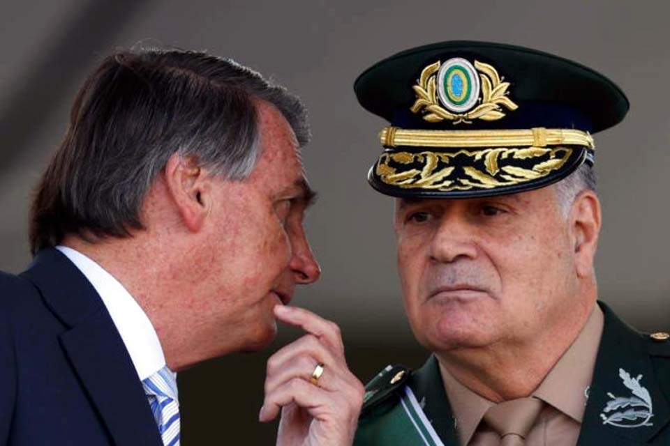 Bolsonaro apresentou minuta de decreto golpista, diz ex-comandante do Exército diz à PF 