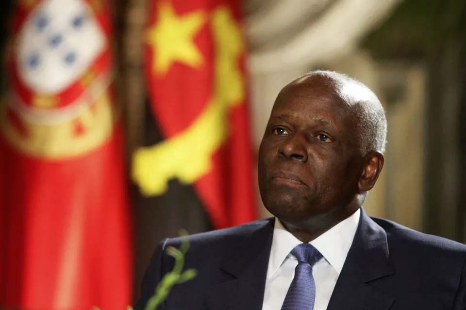 Ex-presidente angolano José Eduardo dos Santos morre aos 79 anos