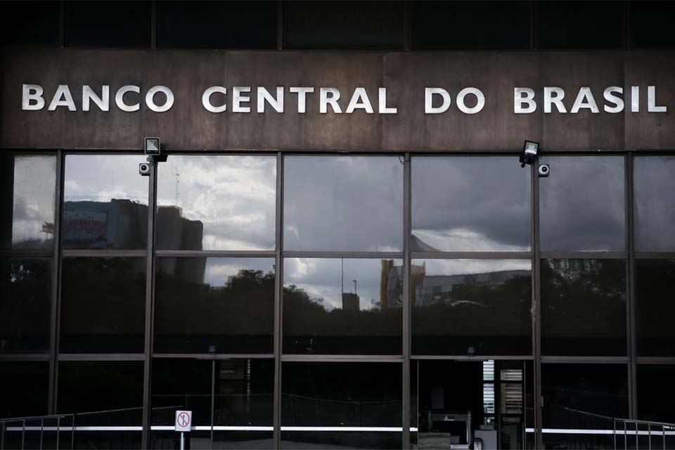 Mercado financeiro eleva projeção da inflação para 9,77%