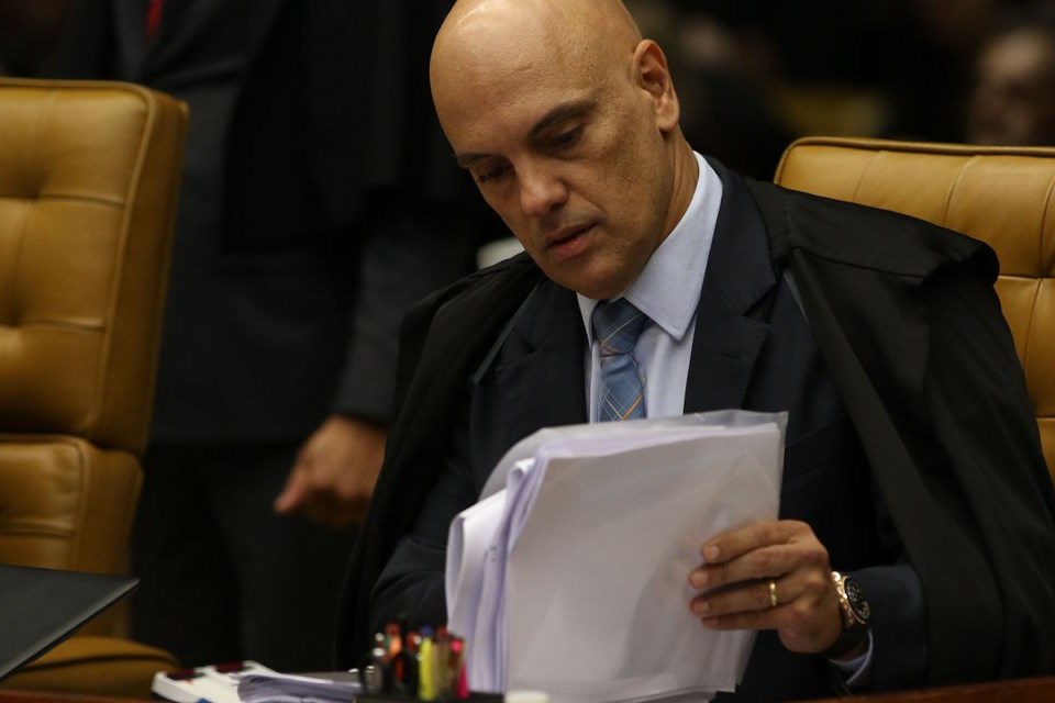 Moraes libera acesso de advogados ao inquérito sobre fake news