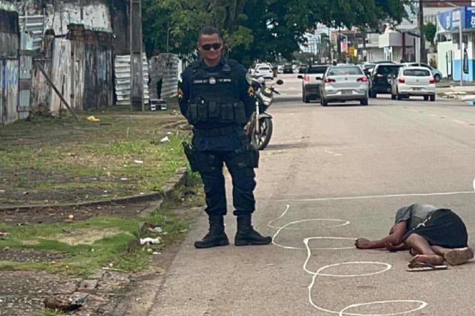 Homem é encontrado caído na rua com cortes nas mãos e braços