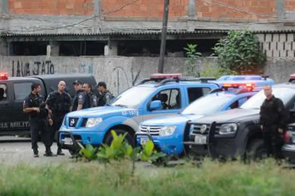 Operação policial na Maré causa fechamento de vias expressas no Rio