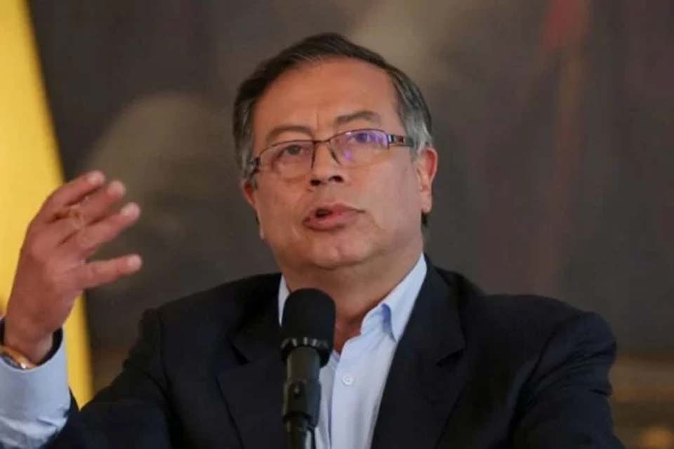 Gustavo Petro corrige anúncio de resgate de crianças em acidente na Colômbia