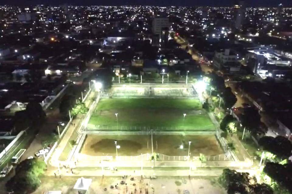 Chuvas e pandemia não impedem melhorias na iluminação pública de Porto Velho