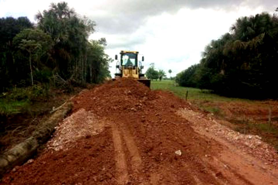 Rodovias de Cacoal, Ministro Andreazza e Espigão D’Oeste passam por manutenção