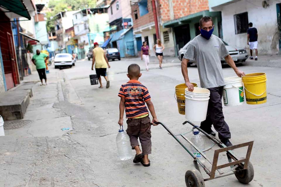 Inverno aumenta dificuldades de migrantes venezuelanos na América do Sul