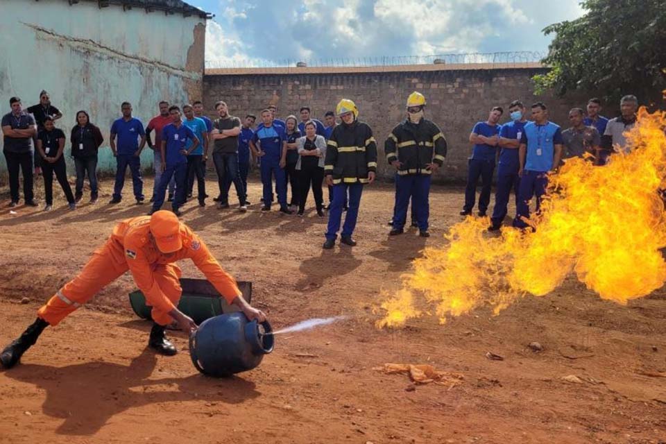 Curso de combate a incêndios e ação de negociações de dívidas são realizadas no município