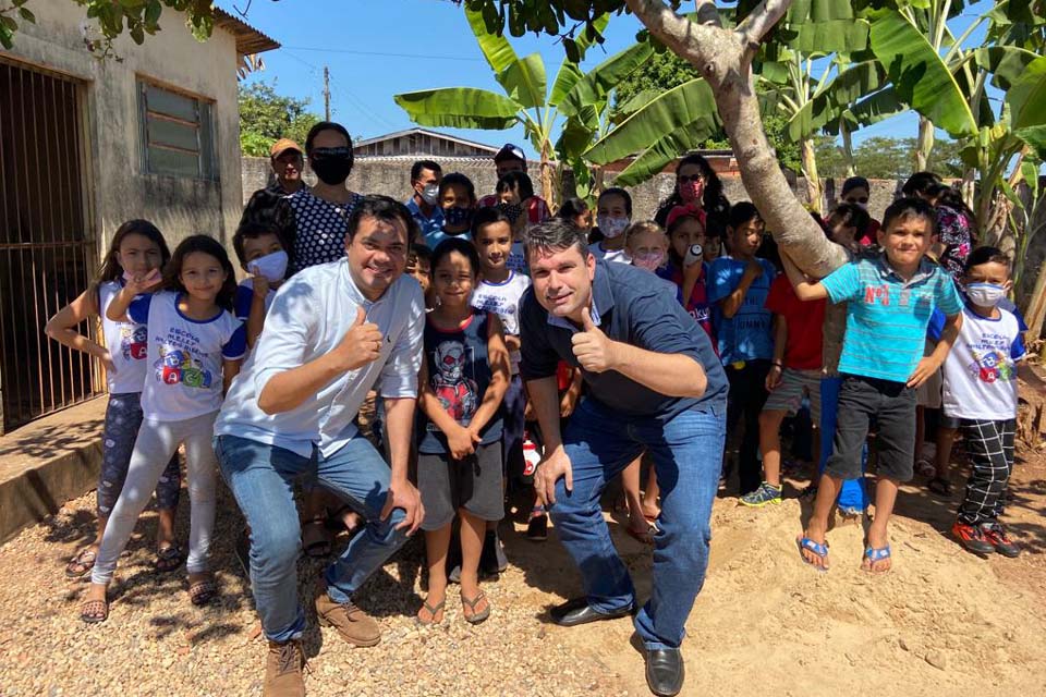 Expedito Netto visita moradores de Querência do Norte e destaca parceria com o prefeito de Primavera de Rondônia
