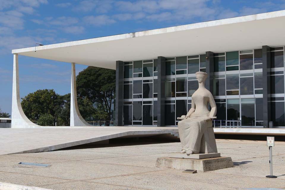  Maioria do STF mantém gratuidade de passagem para jovem de baixa renda