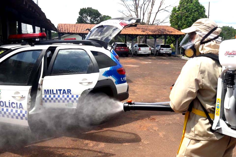 Polícia Militar inicia a desinfecção de viaturas e do prédio do batalhão para combater a Covid-19