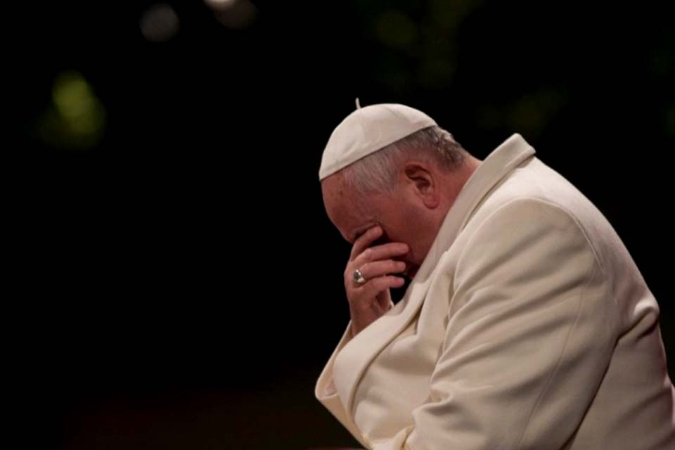 Papa manifesta tristeza por abusos de menores pela Igreja na França