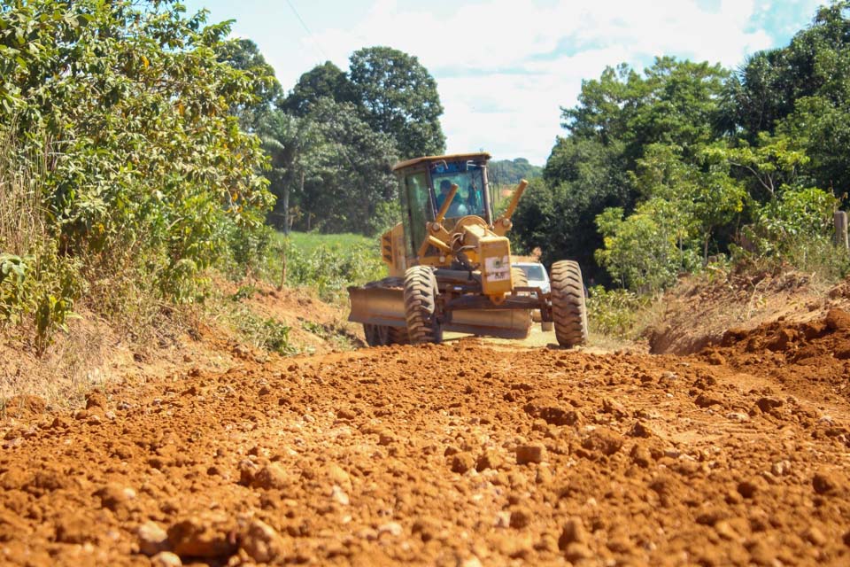 Prefeitura de Porto Velho realiza recuperação das estradas em Cujubinzinho e comunidade Terra Santa