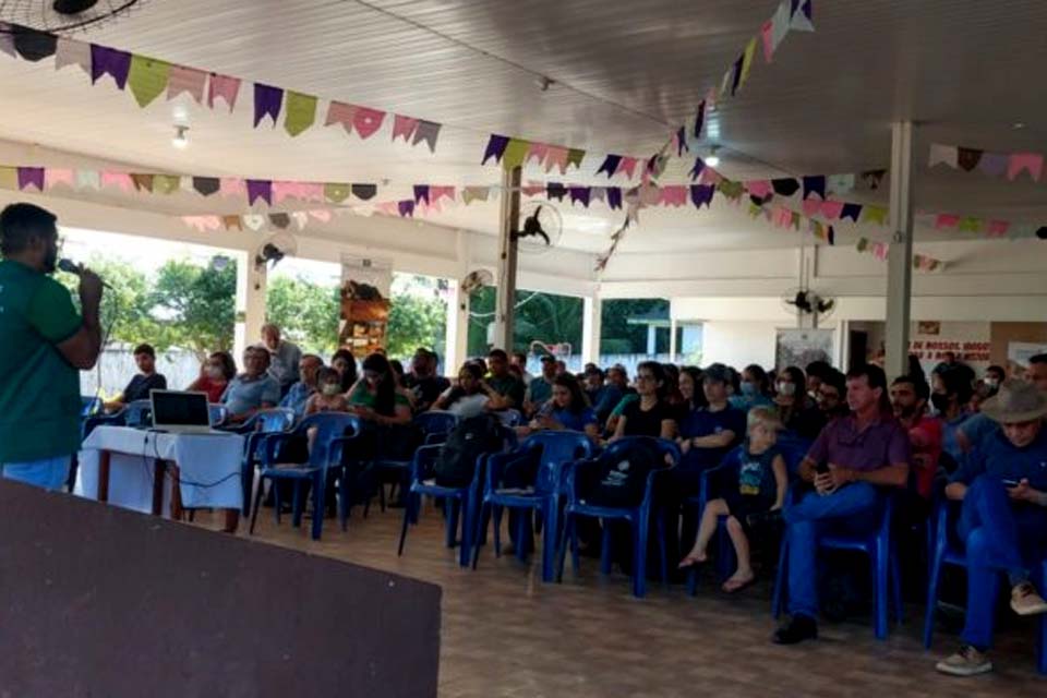 120 pessoas participaram do Seminário sobre Apicultura no município