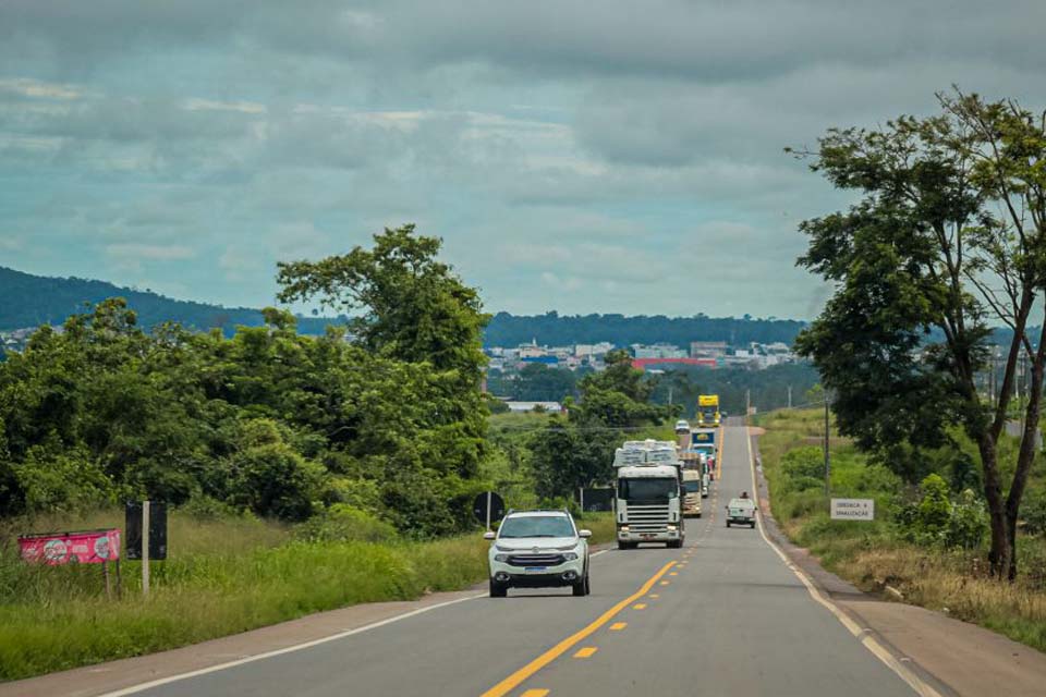 Motoristas devem estar atentos aos cuidados necessários para as viagens durante as férias de fim de ano