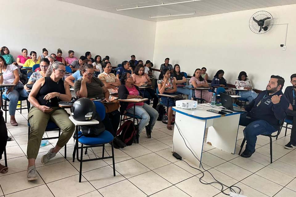 Em Ariquemes Agentes Comunitários de Saúde passam por treinamento para utilização de novo sistema de coleta de dados em visitas domiciliares