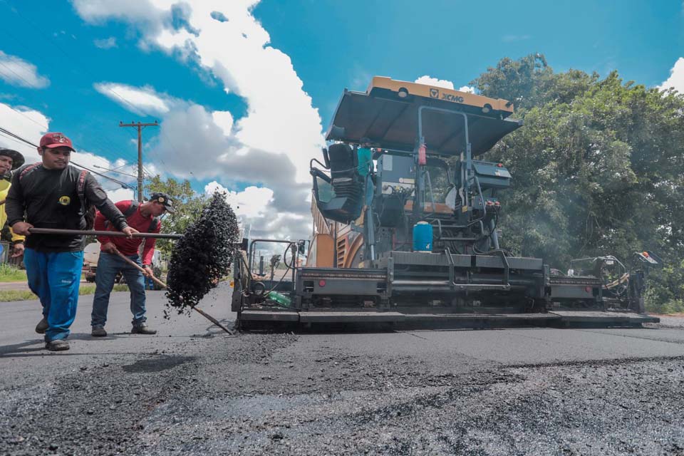 Equipes de obras trabalham em vários pontos de Porto Velho nesta segunda (18)