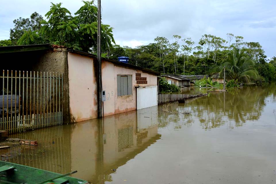 Prefeitura aprova auxílio emergencial financeiro para atender as famílias que foram afetadas pela enchente do Rio Jamari