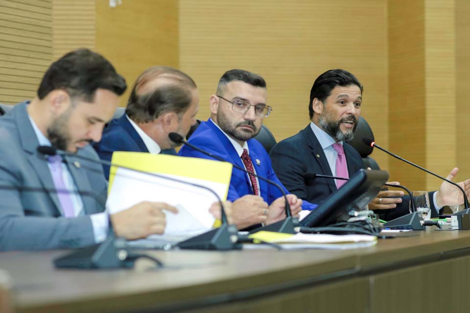 Assembleia Legislativa de Rondônia aprova projeto da LDO para 2025 em sessão extraordinária