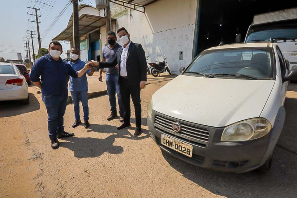 Hospital Regional de Buritis recebe veículo após indicação do presidente da Assembleia Legislativa, deputado Alex Redano