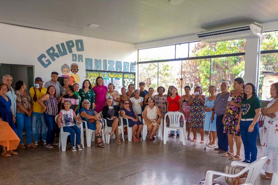 Secretaria Municipal de Assistência Social de Pimenta Beuno promove palestra para idosos do Grupo da Amizade