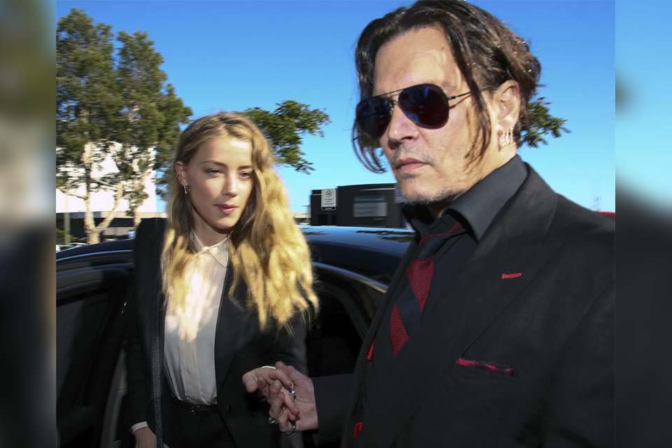 Johnny Depp queria afogar e queimar Amber Heard, revelam mensagens de texto