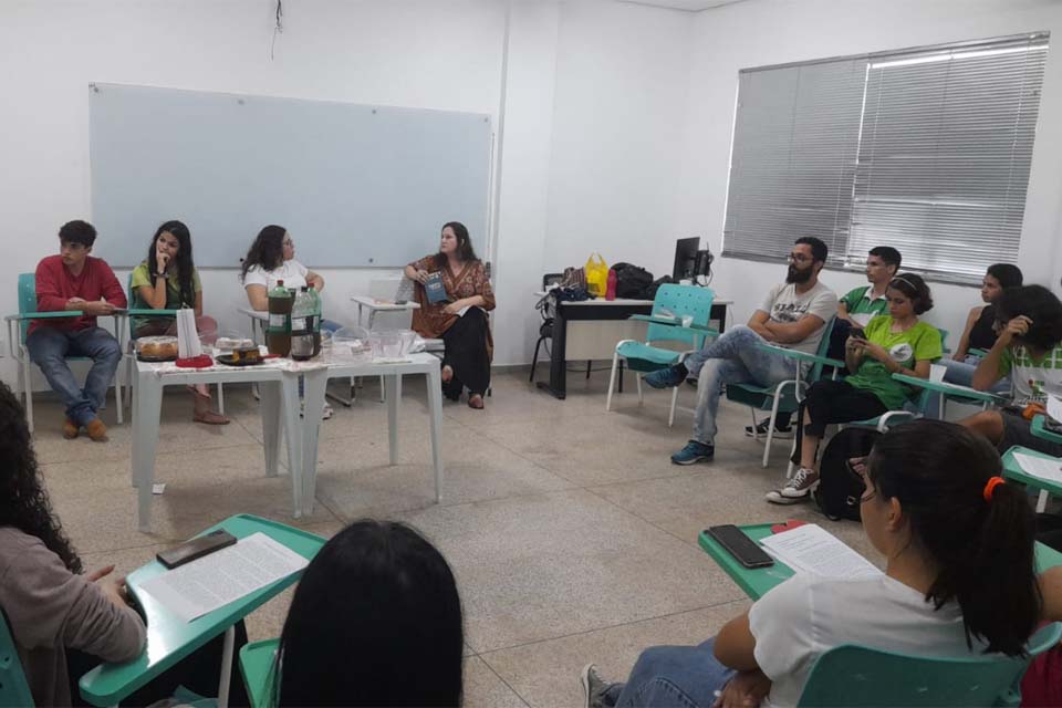 Clube de Leitura do Campus Jaru organiza programação anual de encontros e obras a serem debatidas