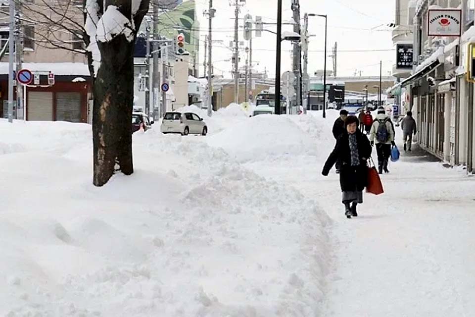 Meteorologistas preveem tempestades de neve e fortes ventos no Japão