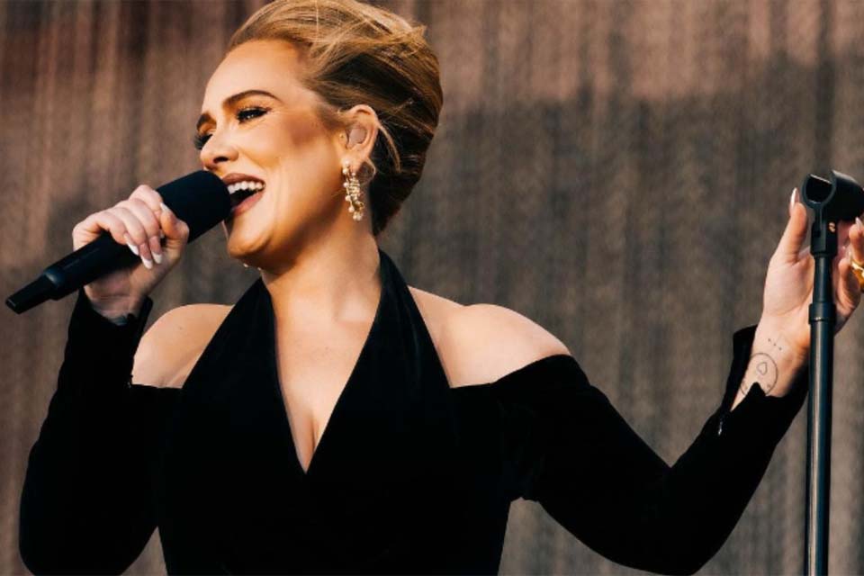 Adele revela que parou de beber há três meses: 'Estive no limite do alcoolismo'