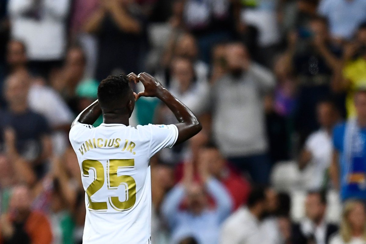 Vídeo - Vinícius Júnior marca e Real Madrid goleia o Zaragoza pela Copa do Rei