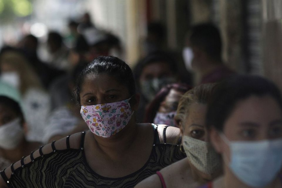 Especialistas alertam sobre sintomas menos comuns da covid-19