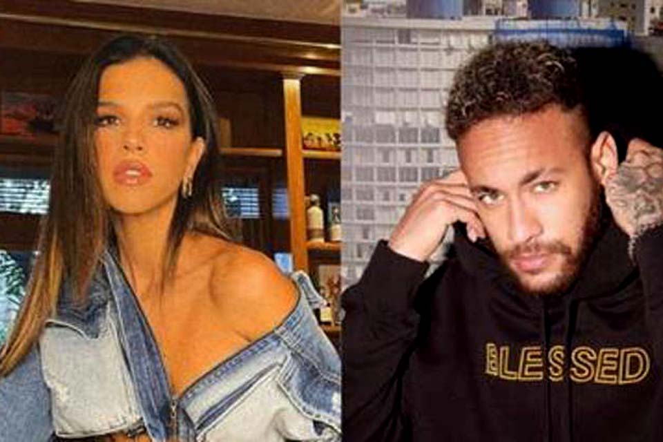 Neymar é visto aos beijos com Mariana Rios