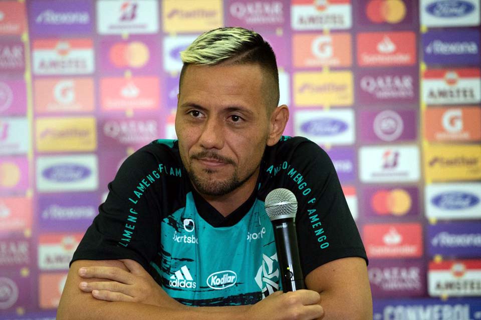 Covid-19: Diego Alves testa positivo e preocupa até para Libertadores