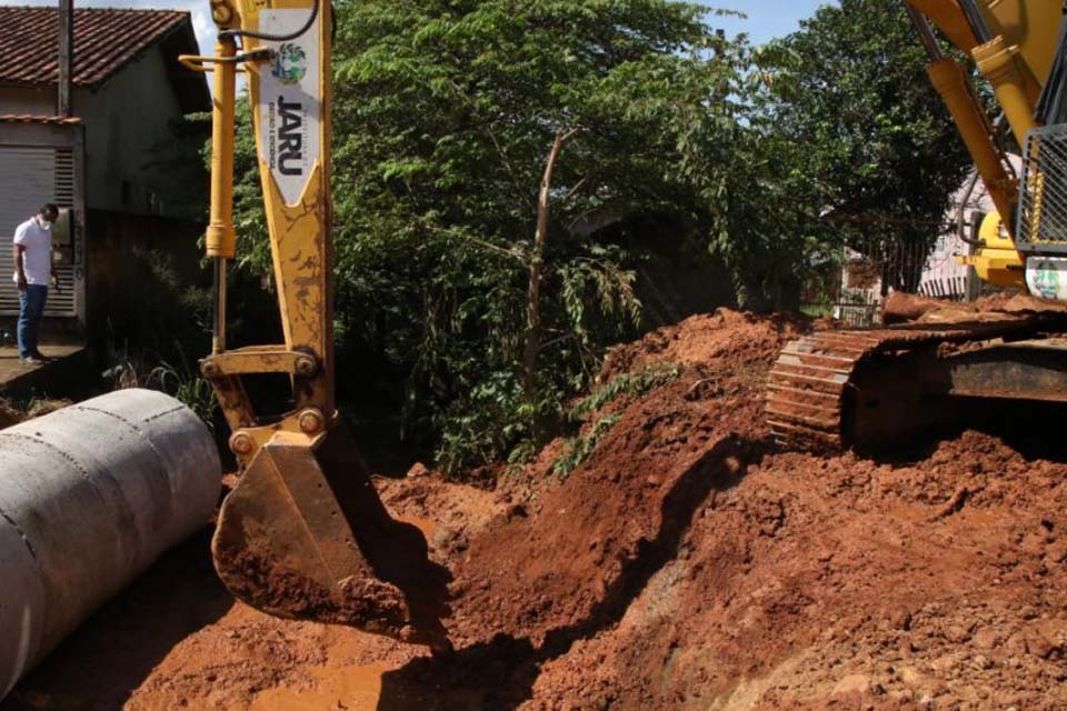 Prefeitura resolve problema antigo de alagamento na Rua Frei Caneca no setor 07